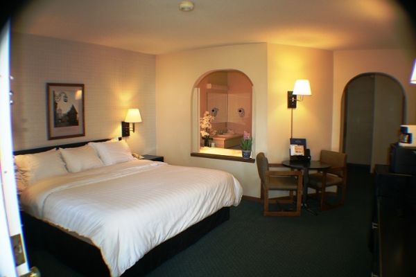 THE BAVARIAN INN (Custer)